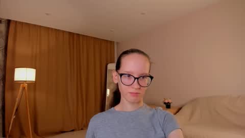 Sara online show from 10/28/25, 04:42