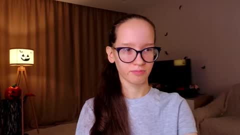 Sara online show from 11/08/25, 04:07