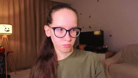 Sara online show from 11/10/25, 04:06