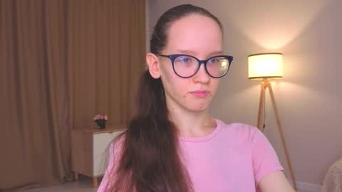 Sara online show from 12/21/25, 04:03