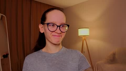 Sara online show from 03/28/26, 04:17