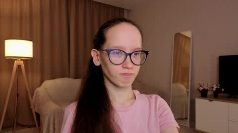 Sara online show from 04/19/26, 04:06