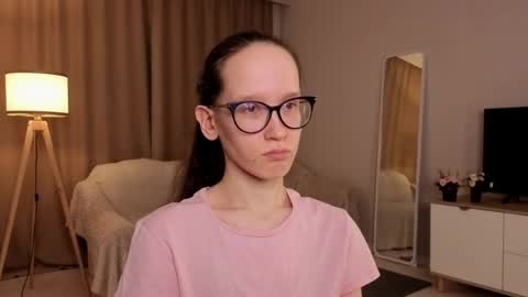 Sara online show from 04/19/26, 06:10