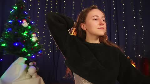 Snapshot of lynn_feline chatting on 12/29/24, 04:05 Lynn online show from 12/29/24, 04:05