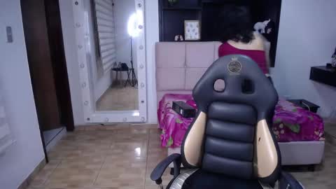 lynn_turner_ online show from 03/29/26, 12:49