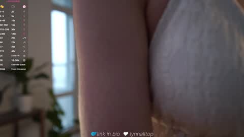 Natasha online show from 11/05/25, 04:34