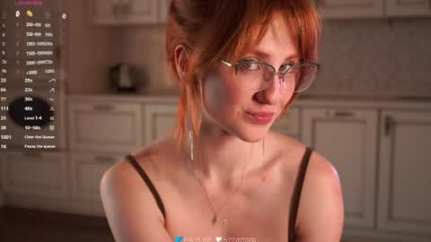Snapshot of lynnalltop chatting on 05/06/26, 08:52 Natasha online show from 05/06/26, 08:52