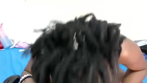 Snapshot of lynnesee chatting on 10/17/25, 03:14 lyenne online show from 10/17/25, 03:14