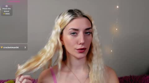 Snapshot of lynngarney chatting on 12/19/24, 07:18 Lika online show from 12/19/24, 07:18