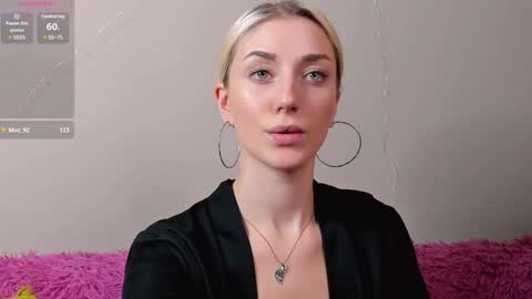 Snapshot of lynngarney chatting on 12/25/24, 10:50 Lika online show from 12/25/24, 10:50