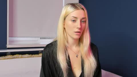 Snapshot of lynngarney chatting on 12/27/24, 11:06 Lika online show from 12/27/24, 11:06