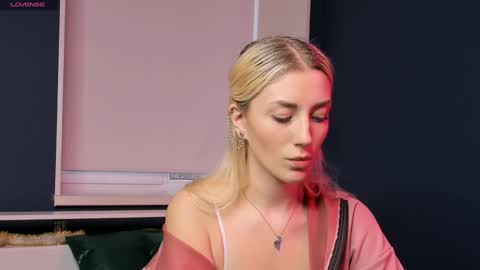 Snapshot of lynngarney chatting on 01/15/25, 07:48 Lika online show from 01/15/25, 07:48