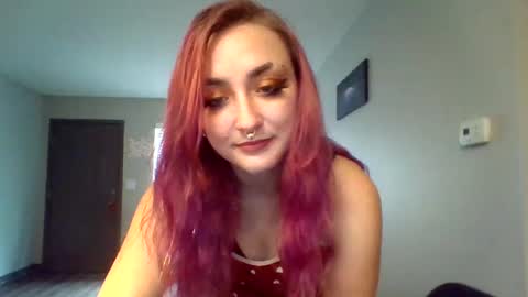 Snapshot of lynnkitten69000 chatting on 06/22/26, 06:05 Lynn online show from 06/22/26, 06:05