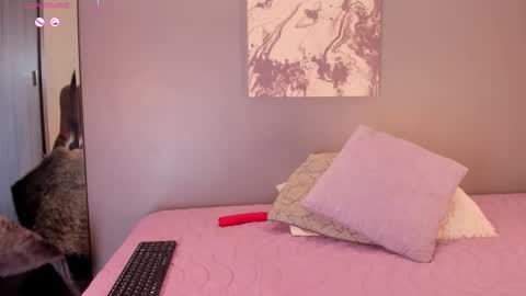 lynnsam_ online show from 09/26/25, 11:09