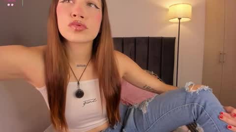 lynnsam_ online show from 10/12/25, 09:47