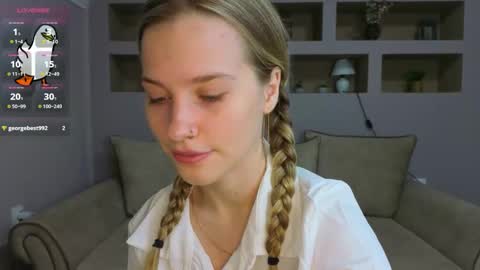 Lynn online show from 11/12/25, 03:23