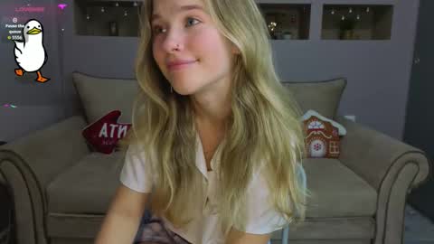 Lynn online show from 12/14/25, 06:45