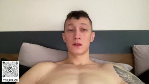 Snapshot of lyon_power_ chatting on 01/12/25, 09:19 Dani online show from 01/12/25, 09:19