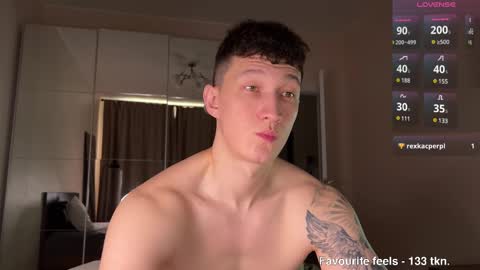 Snapshot of lyon_power_ chatting on 03/10/25, 08:04 Dani online show from 03/10/25, 08:04