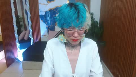 lyra_tay online show from 04/08/26, 07:36