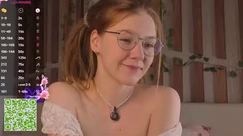 Snapshot of lyra_thenymph chatting on 07/20/26, 12:25 Lyra online show from 07/20/26, 12:25