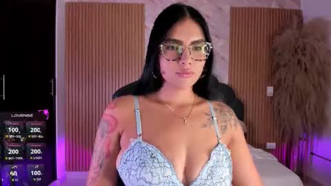 Snapshot of lys_with chatting on 09/10/25, 02:55    VIVIANA    online show from 09/10/25, 02:55