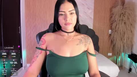 Snapshot of lys_with chatting on 09/12/25, 09:04    VIVIANA    online show from 09/12/25, 09:04