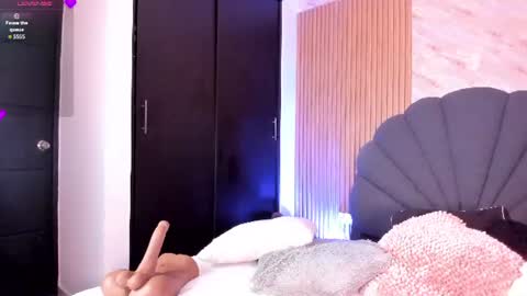    VIVIANA    online show from 07/10/26, 02:49