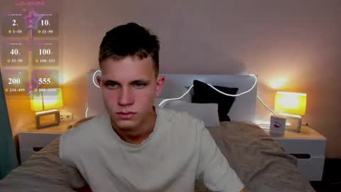 m0neyken_ online show from 06/28/26, 03:01