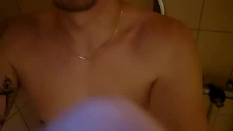 Snapshot of m1guele chatting on 02/19/25, 10:09 Fucklover online show from 02/19/25, 10:09