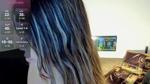 Snapshot of m1lk_choc chatting on 01/07/25, 02:41 Mila online show from 01/07/25, 02:41