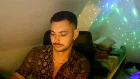 Snapshot of m1recevierrr chatting on 12/28/24, 03:58 m1recevierrr online show from 12/28/24, 03:58