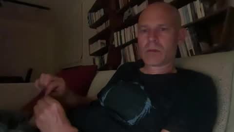 Snapshot of m3morable chatting on 05/23/26, 09:41 m3morable online show from 05/23/26, 09:41