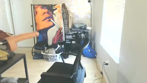 Snapshot of m3taaa chatting on 10/07/25, 07:44 M3ta online show from 10/07/25, 07:44