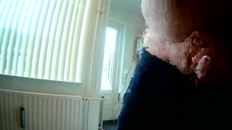 Snapshot of m_daan1969 chatting on 12/14/24, 12:44 m_daan1969 online show from 12/14/24, 12:44