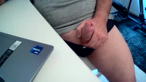 Snapshot of m_daan1969 chatting on 09/08/25, 02:27 m_daan1969 online show from 09/08/25, 02:27