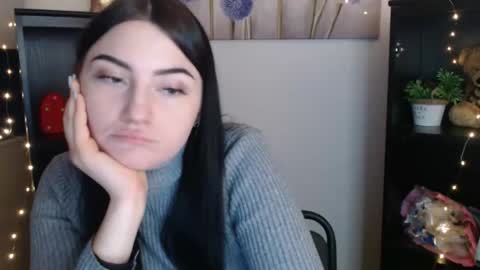 Snapshot of m_i_k_i_ chatting on 01/19/26, 02:21 m_i_k_i_ online show from 01/19/26, 02:21