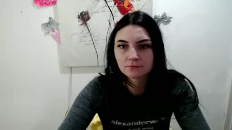 Snapshot of m_i_k_i_ chatting on 02/17/26, 10:45 m_i_k_i_ online show from 02/17/26, 10:45