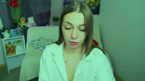 Snapshot of m_vikki chatting on 04/27/26, 10:57 Vikki online show from 04/27/26, 10:57