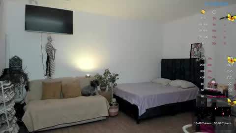 maaddy_ online show from 10/29/25, 02:58