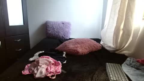 maaddy_thompson online show from 12/03/25, 07:34