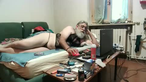 maax1970 online show from 10/12/25, 12:04