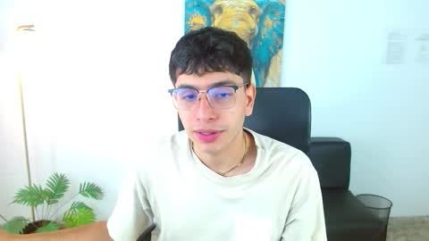 Max online show from 03/28/26, 01:43