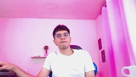 Max online show from 04/12/26, 01:49