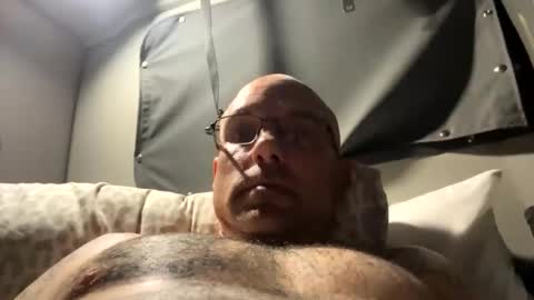 mac402992 online show from 11/08/25, 03:29