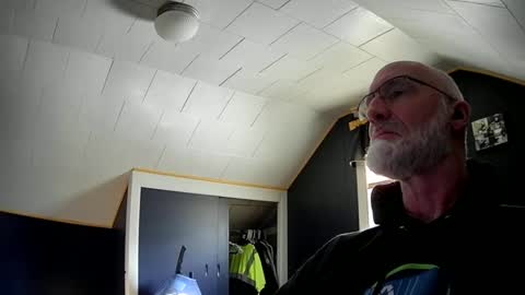 Snapshot of mac8181 chatting on 02/18/25, 02:27 mac8181 online show from 02/18/25, 02:27