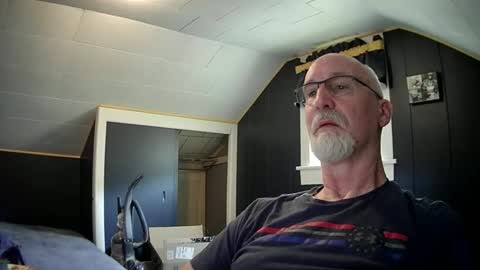 Snapshot of mac8181 chatting on 06/06/26, 01:27 mac8181 online show from 06/06/26, 01:27