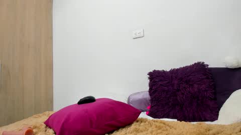 macarenaawills online show from 01/27/25, 07:24