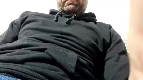 Snapshot of macelaruldeiduri chatting on 11/17/25, 09:37 macelaruldeiduri online show from 11/17/25, 09:37