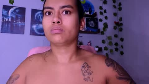 Macey Elliot Modelo Independiente online show from 10/14/25, 10:16